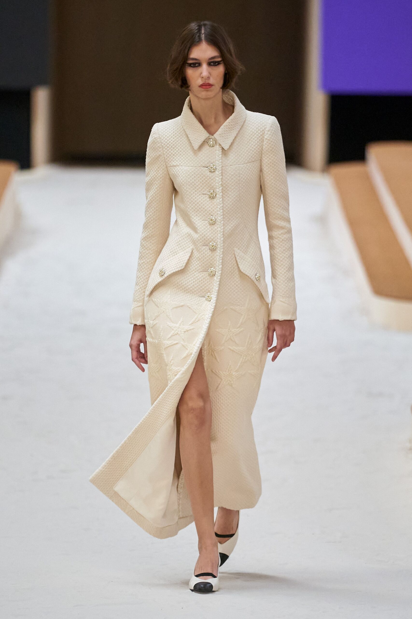 00007-Chanel-Couture-Spring-22-credit-gorunway