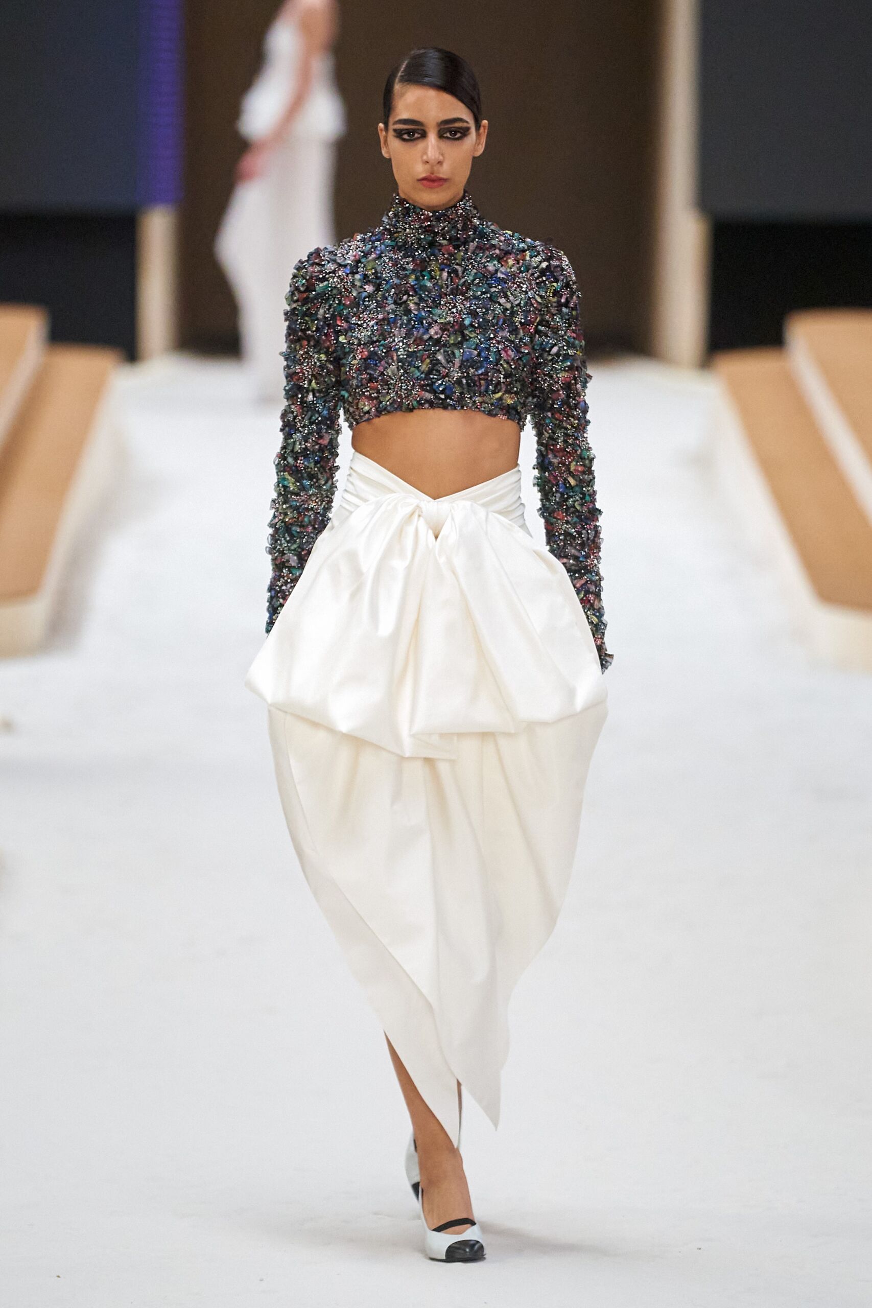00041-Chanel-Couture-Spring-22-credit-gorunway