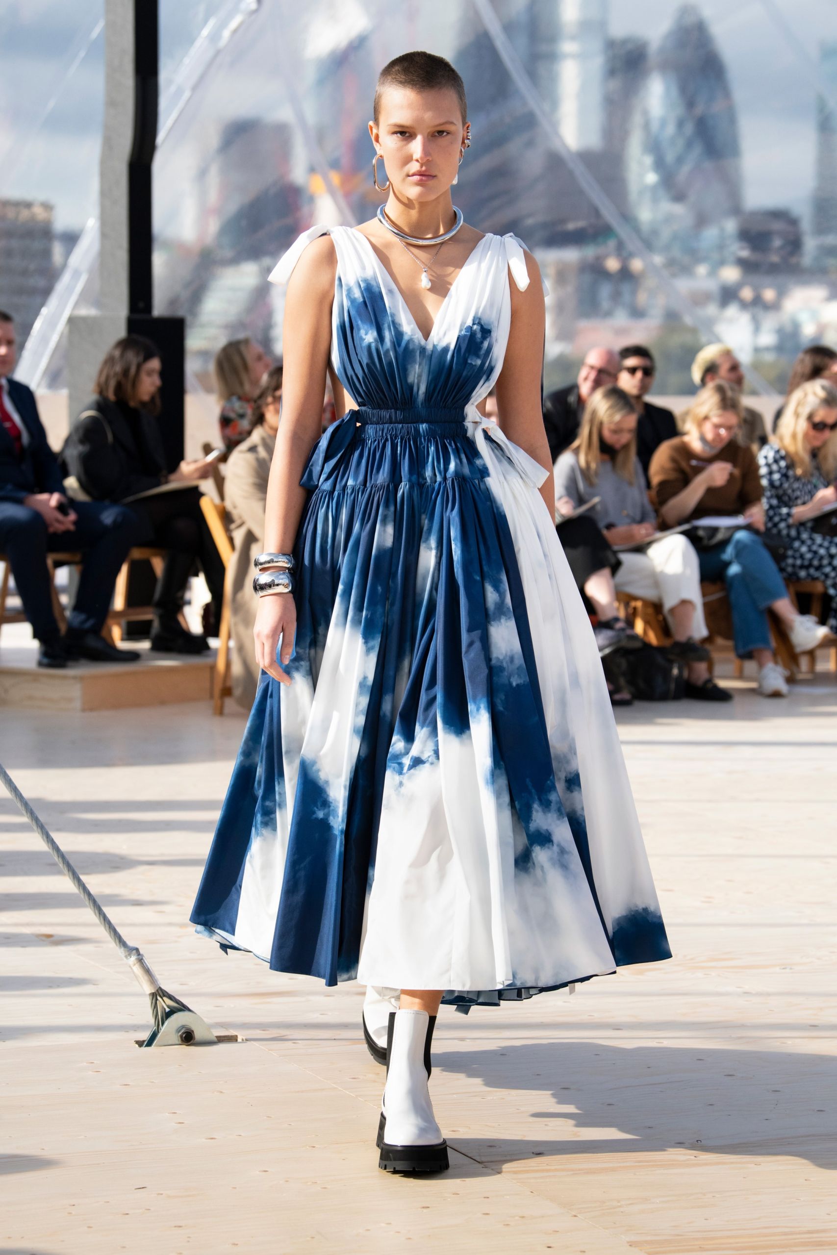 00004-AlexanderMcQueen-Spring-22-London-credit-brand