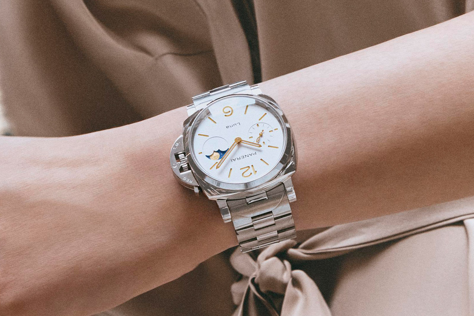 Panerai-Luminor-Due-Luna-PAM01301-2