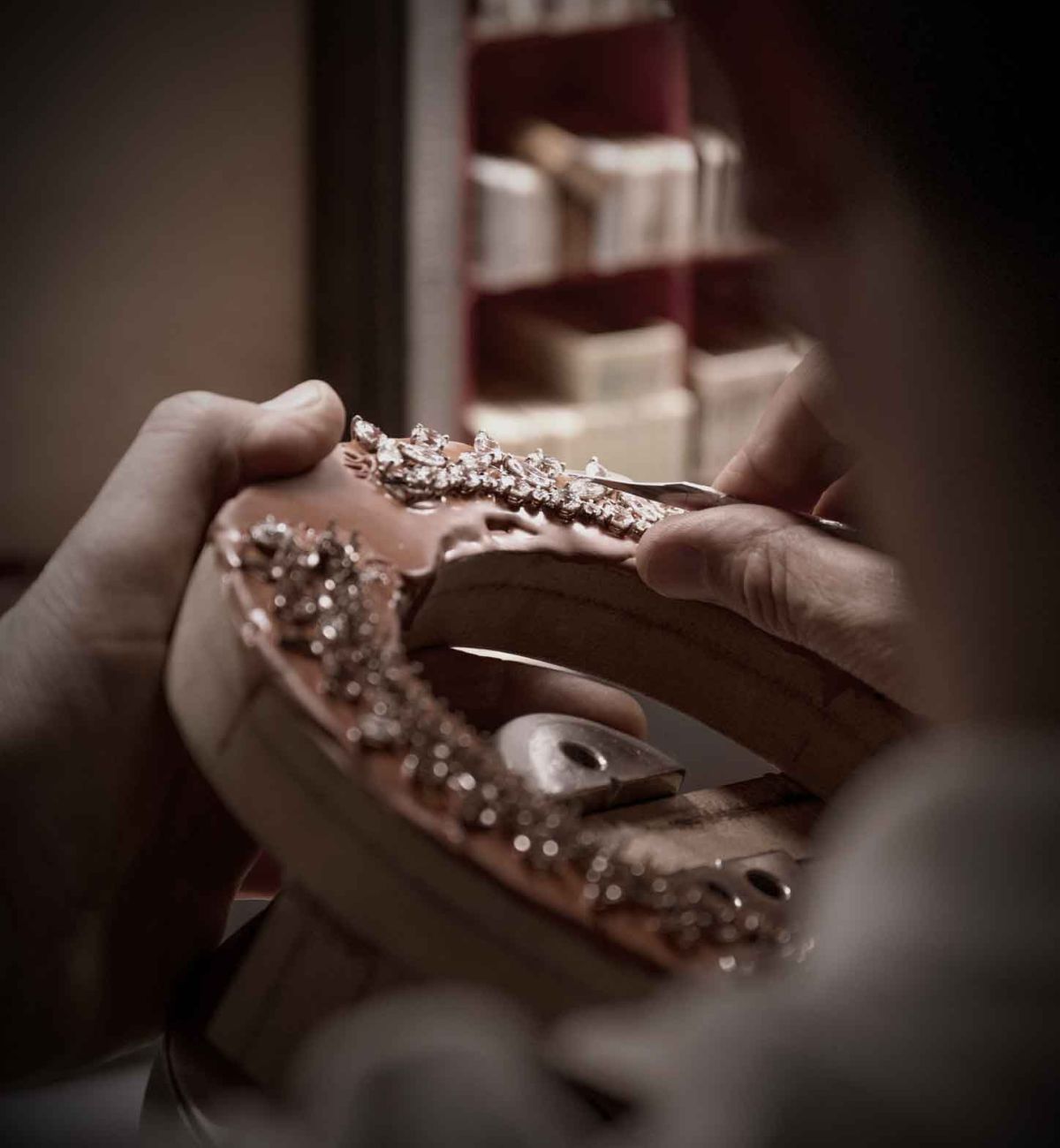 SavoirFaire-Ep4-Master-Gem-Setter-2018_10